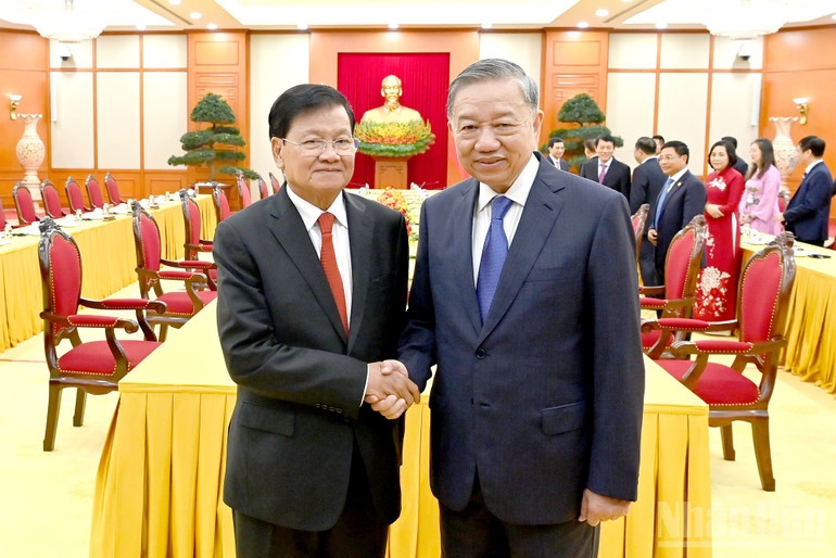 Yaxshi sifatli yangi porno Buzuq kampir